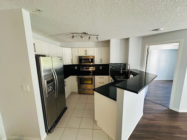 Calgary 2 bedrooms Apartment for rent. Property photo: 302883-1