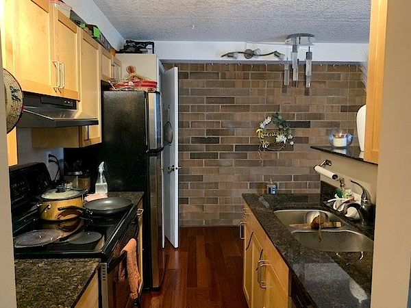 Calgary 1 bedroom Condo Unit for rent. Property photo: 303358-3