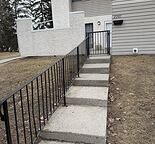 Clean three bedrooms townhouse end unit in McLaurin Village, Varsity NW