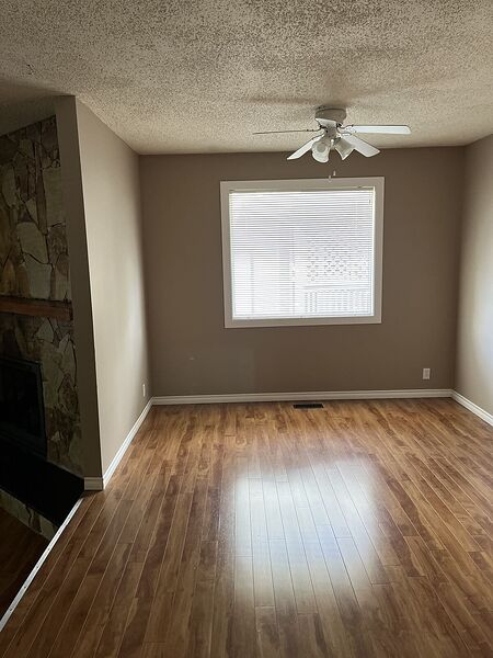 Calgary 4 bedrooms House for rent. Property photo: 303712-3