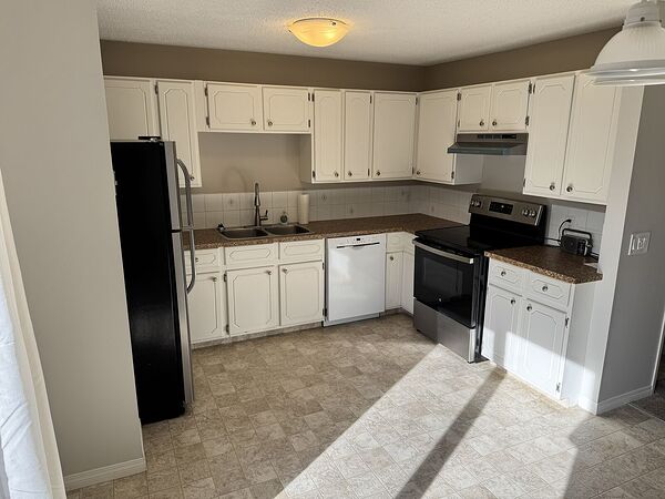 Calgary 3 bedrooms Townhouse for rent. Property photo: 303730-3