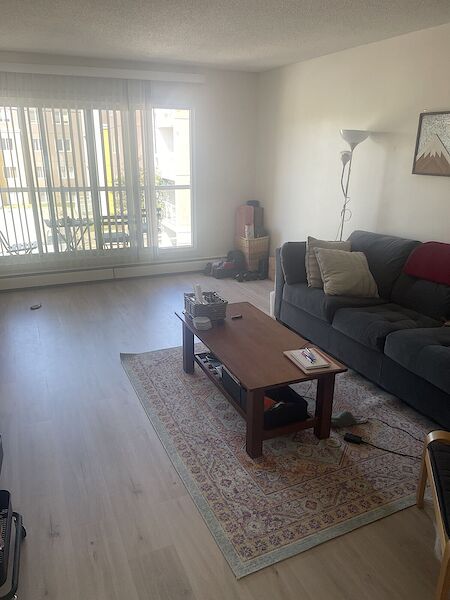 Calgary 1 bedroom Apartment for rent. Property photo: 30405-2
