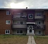 LOWEST PRICE EVER! 2 Bdrms,large apt! Good Location! Close to U of C!