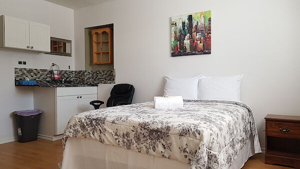 Edmonton bachelor bedrooms Apartment for rent. Property photo: 305121-2