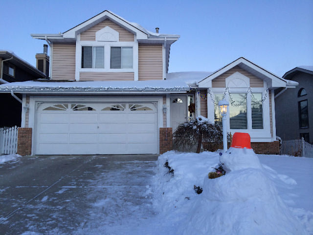 Calgary 3 bedrooms House for rent. Property photo: 305366-1