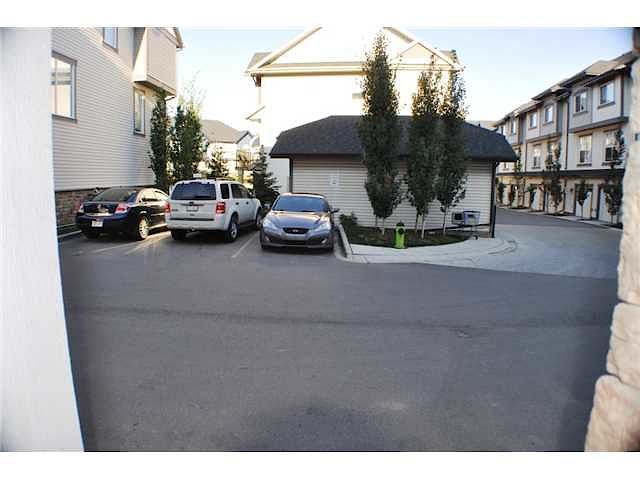 Calgary 2 bedrooms Townhouse for rent. Property photo: 305823-1