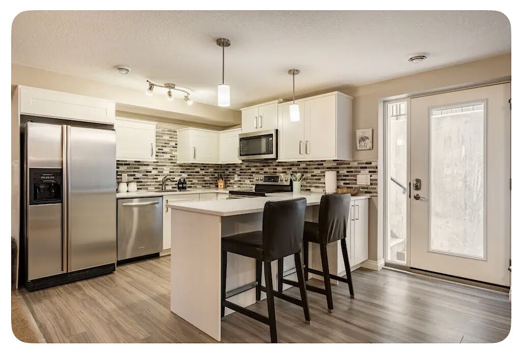 Calgary 2 bedrooms Basement for rent. Property photo: 305881-1