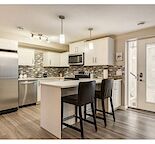 Bright, Furnished 2-Bed Executive Suite-Silverado SW-All Utilities Included