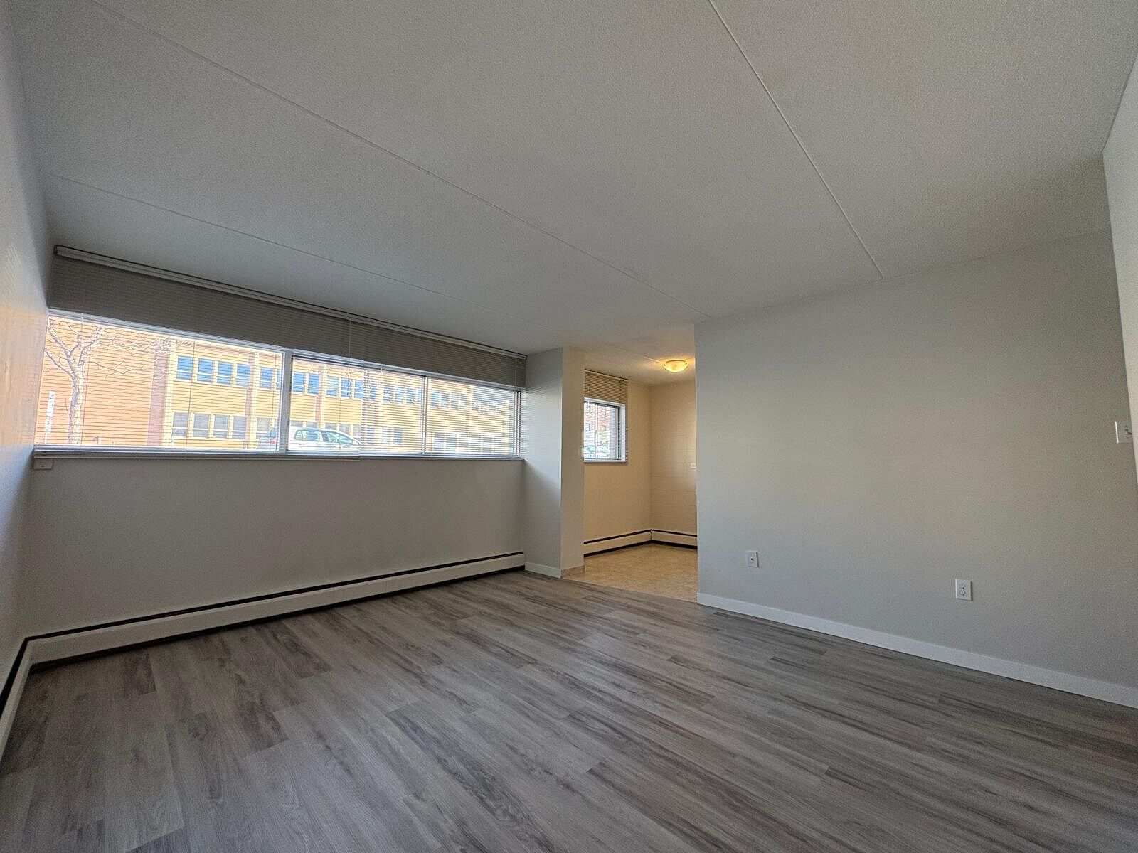 Calgary 2 bedrooms Apartment for rent. Property photo: 306960-1