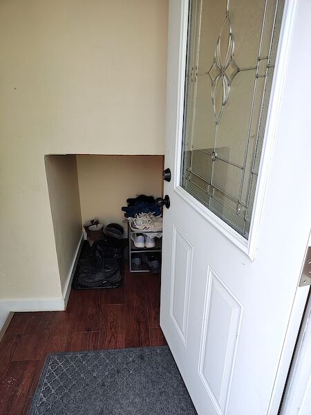 2 Bedroom 2 full bathroom Basement Suit