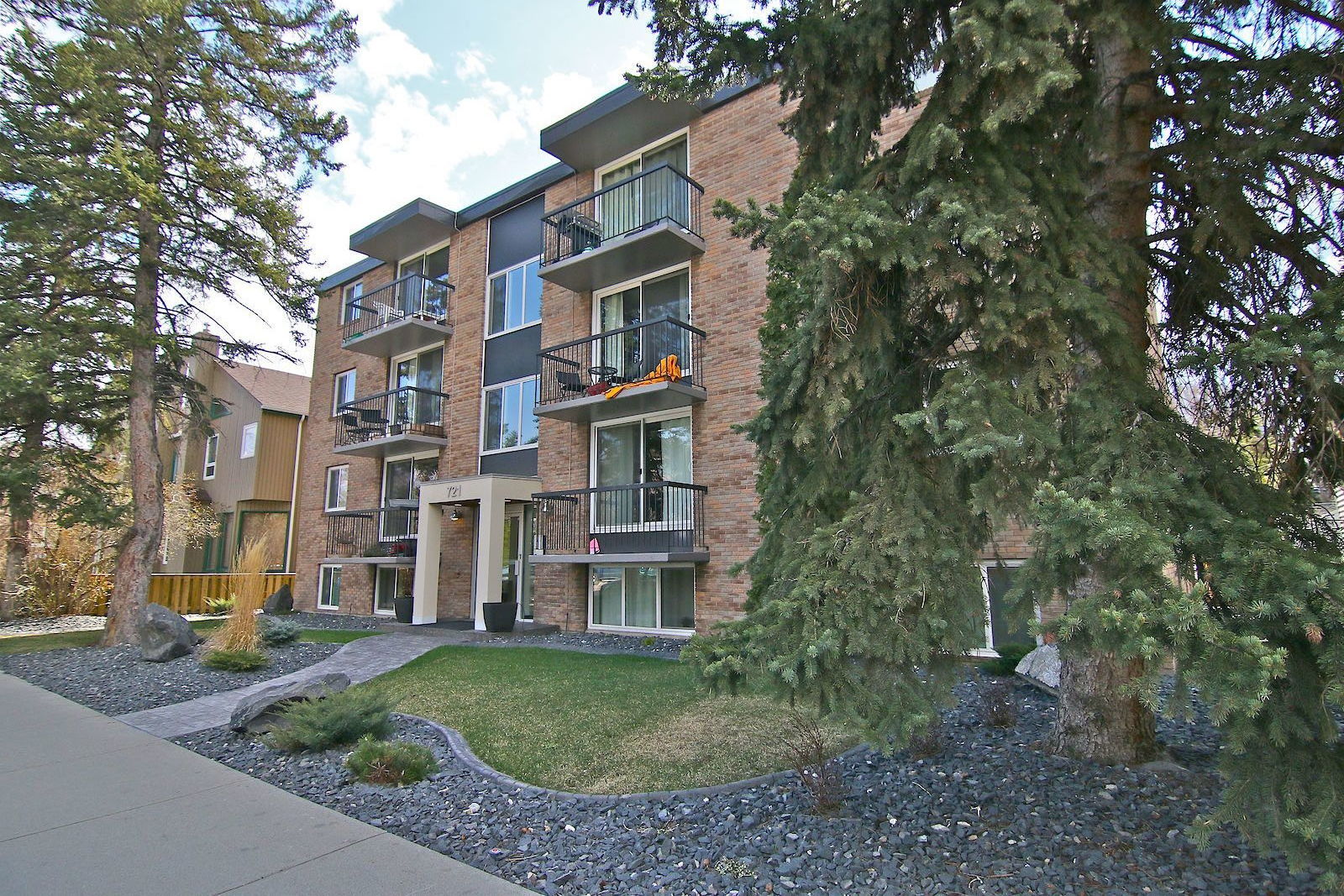 Calgary 2 bedrooms Apartment for rent. Property photo: 307359-1