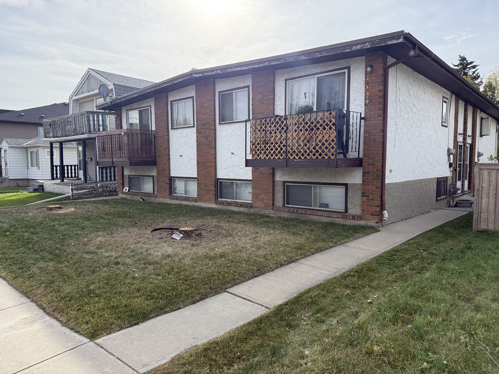 Calgary 3 bedrooms Fourplex for rent. Property photo: 307465-1