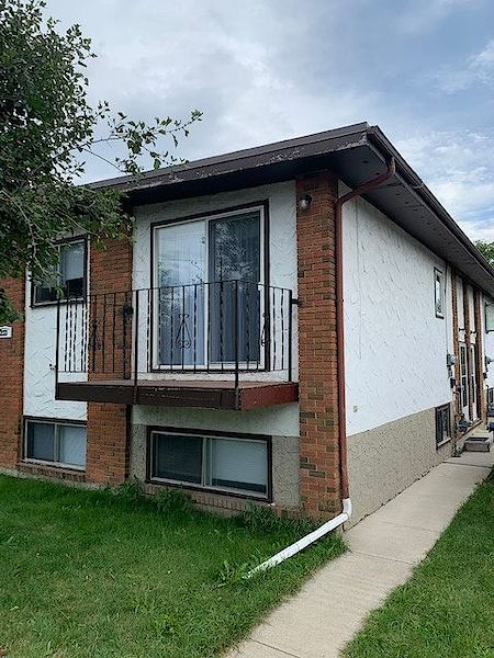Calgary 3 bedrooms Fourplex for rent. Property photo: 307465-2