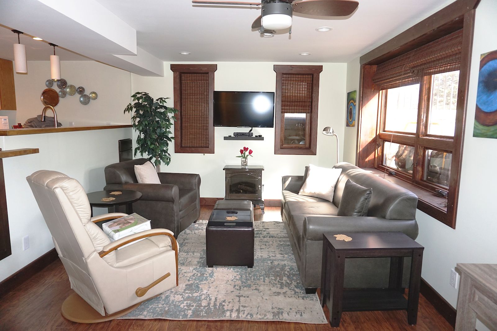 Calgary 1 bedroom Basement for rent. Property photo: 310469-1