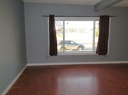 Calgary 3 bedrooms House for rent. Property photo: 310945-3