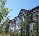 LARGE 3 BEDROOM TOWNHOUSE IN BEAUTIFUL COMMUNITY OF LEGACY