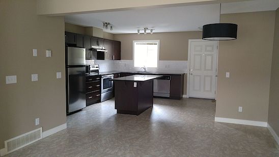 Calgary 3 bedrooms Townhouse for rent. Property photo: 314098-2
