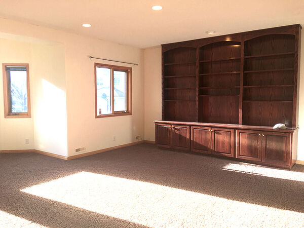 Calgary 1 + Den bedrooms Basement for rent. Property photo: 314565-2