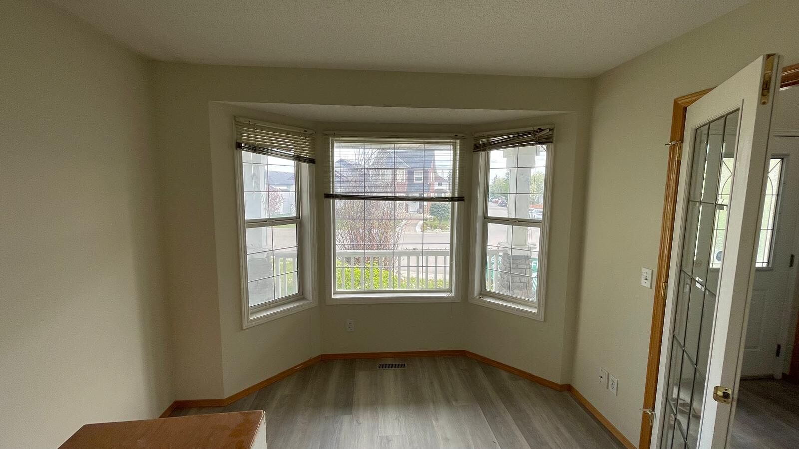 Calgary 3 + Den bedrooms House for rent. Property photo: 316557-1
