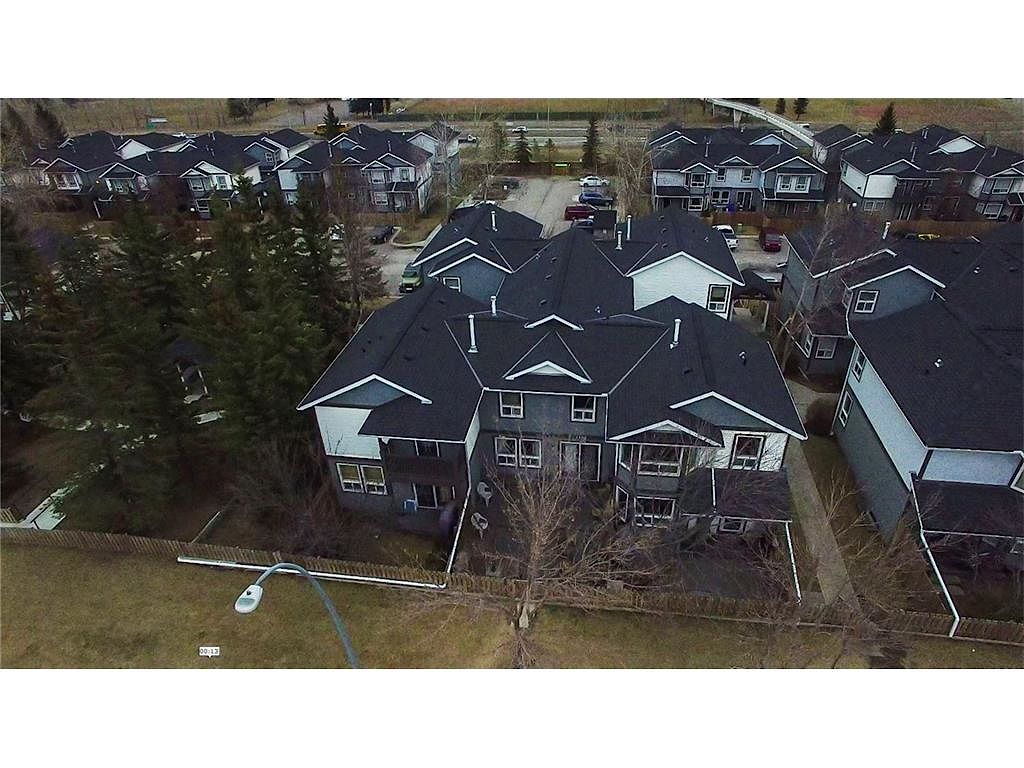 Calgary 2 bedrooms Townhouse for rent. Property photo: 320864-1
