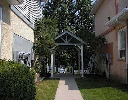 Calgary 2 bedrooms Townhouse for rent. Property photo: 320864-2