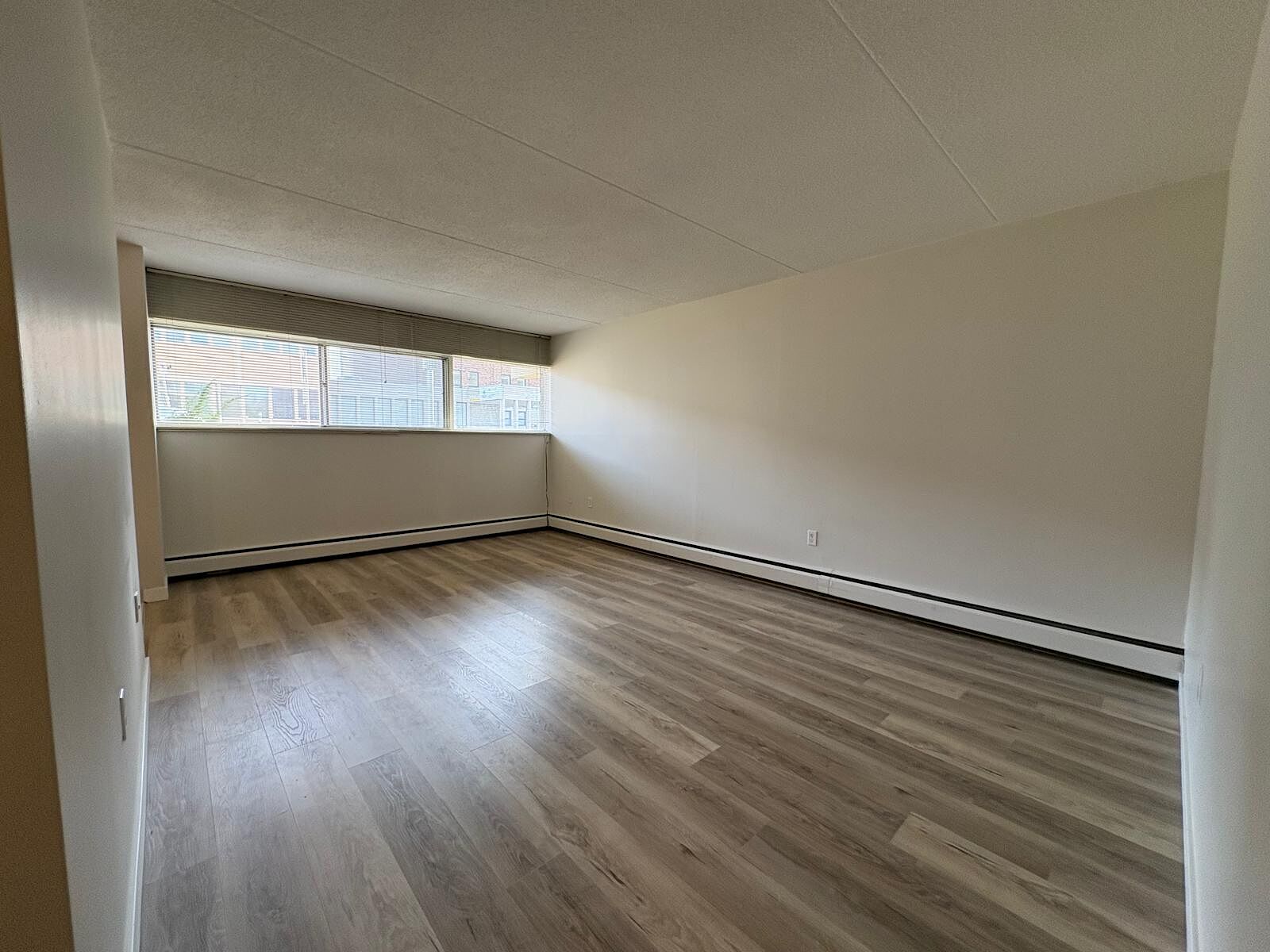 Calgary 2 bedrooms Apartment for rent. Property photo: 322559-1
