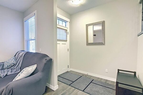 Calgary 4 bedrooms House for rent. Property photo: 323806-2