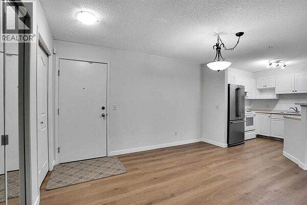 Calgary 2 bedrooms Condo Unit for rent. Property photo: 324241-3
