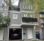 3 Story Townhome (1,600sqft), 2 bed, 2 bath, Private Attached Garage + Park Pad
