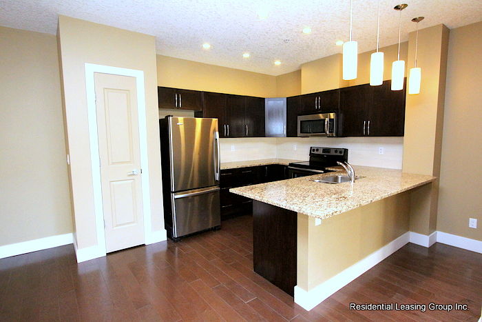 Calgary 2 bedrooms Condo Unit for rent. Property photo: 324764-1