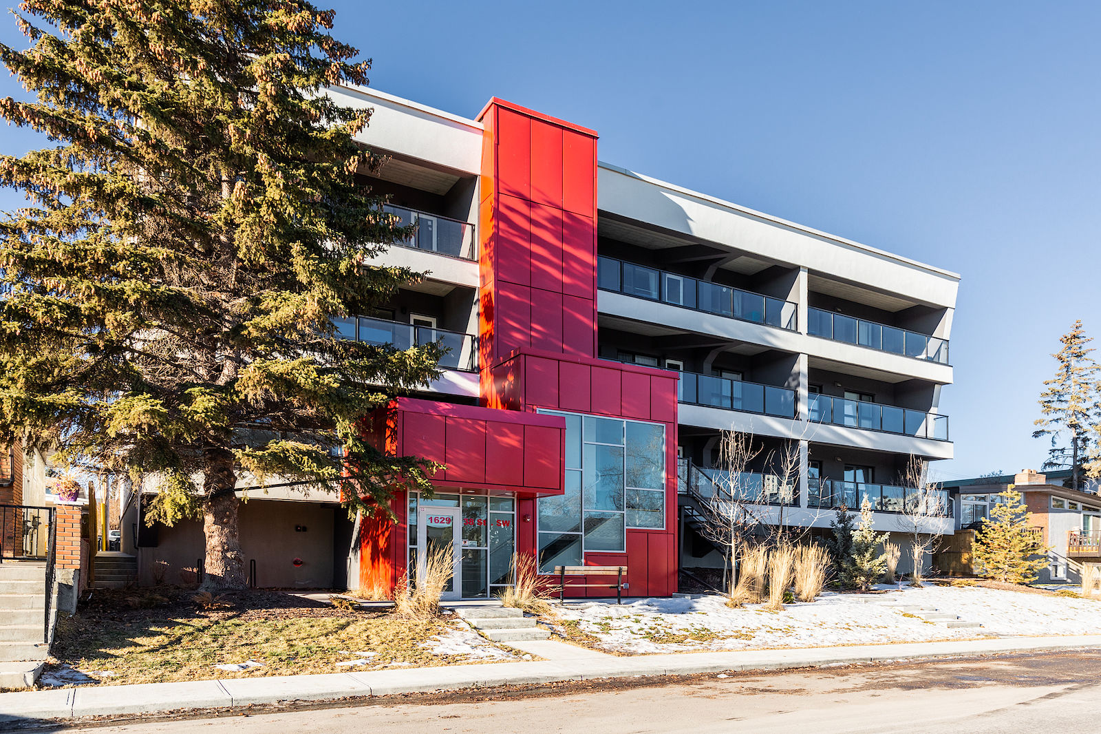 Calgary 2 bedrooms Condo Unit for rent. Property photo: 325588-1