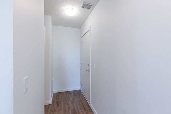 Calgary 2 bedrooms Condo Unit for rent. Property photo: 325588-3