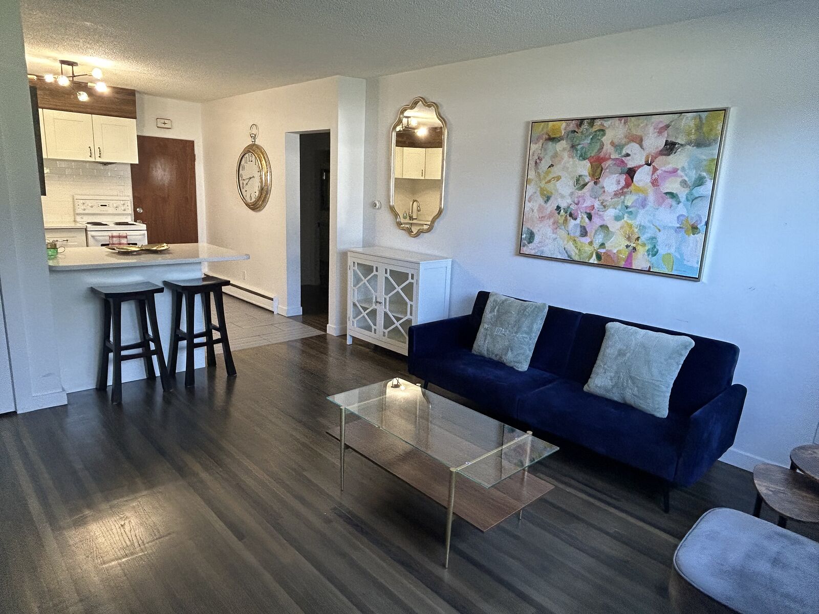 Calgary 1 bedroom Condo Unit for rent. Property photo: 326120-1