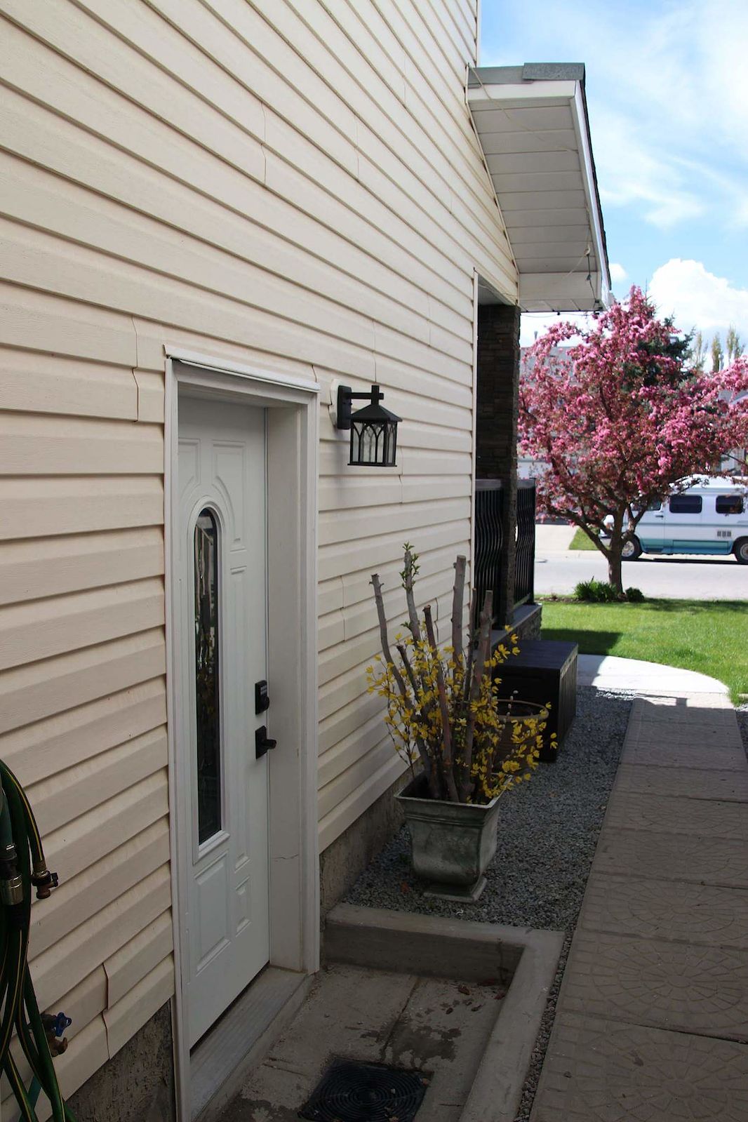 Calgary 1 bedroom Basement for rent. Property photo: 327196-1