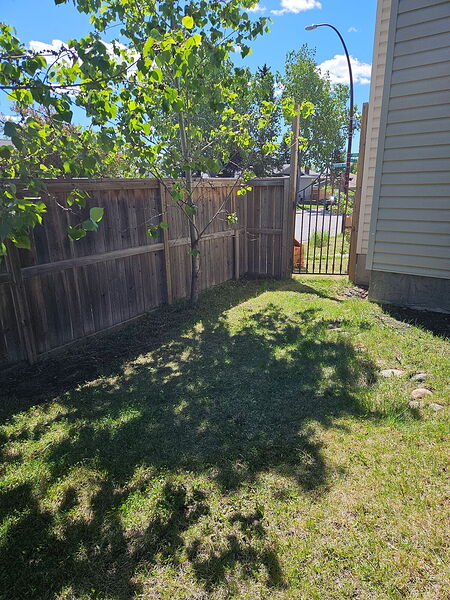 Calgary 3 bedrooms House for rent. Property photo: 327329-2