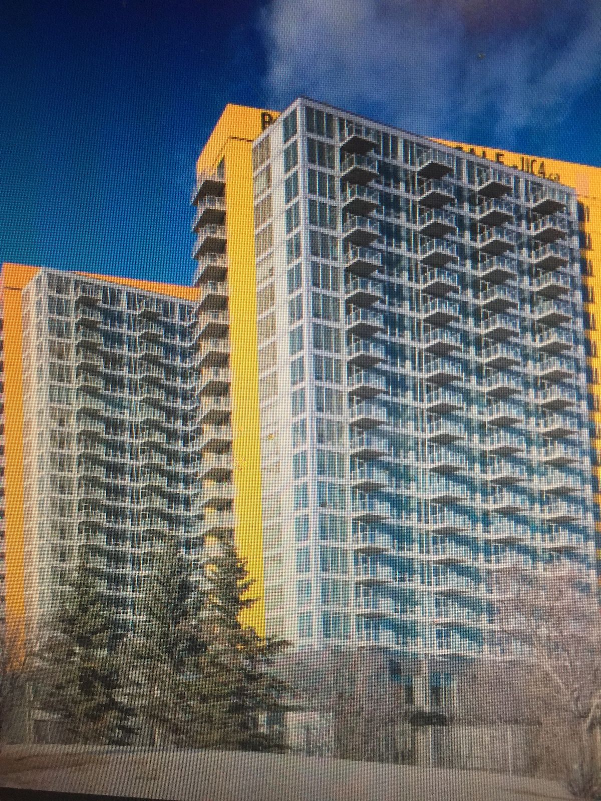 Calgary 2 bedrooms Condo Unit for rent. Property photo: 327905-1