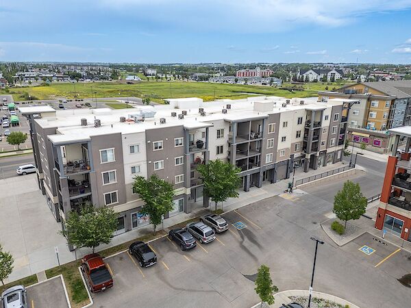 Top Floor 2 bedroom 2 bathroom Airdrie Condo
