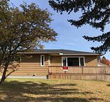Larger 1 bdrm and den ,,basesment suite in a quiet location