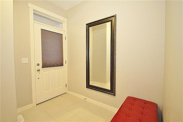 Calgary 4 bedrooms House for rent. Property photo: 329010-2