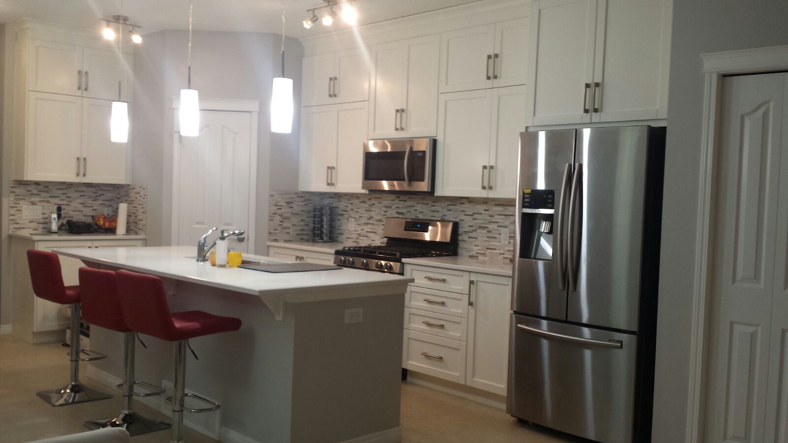 Calgary 3 bedrooms House for rent. Property photo: 329139-1