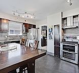 Stunning Home in Sunalta for rent recently Renovated