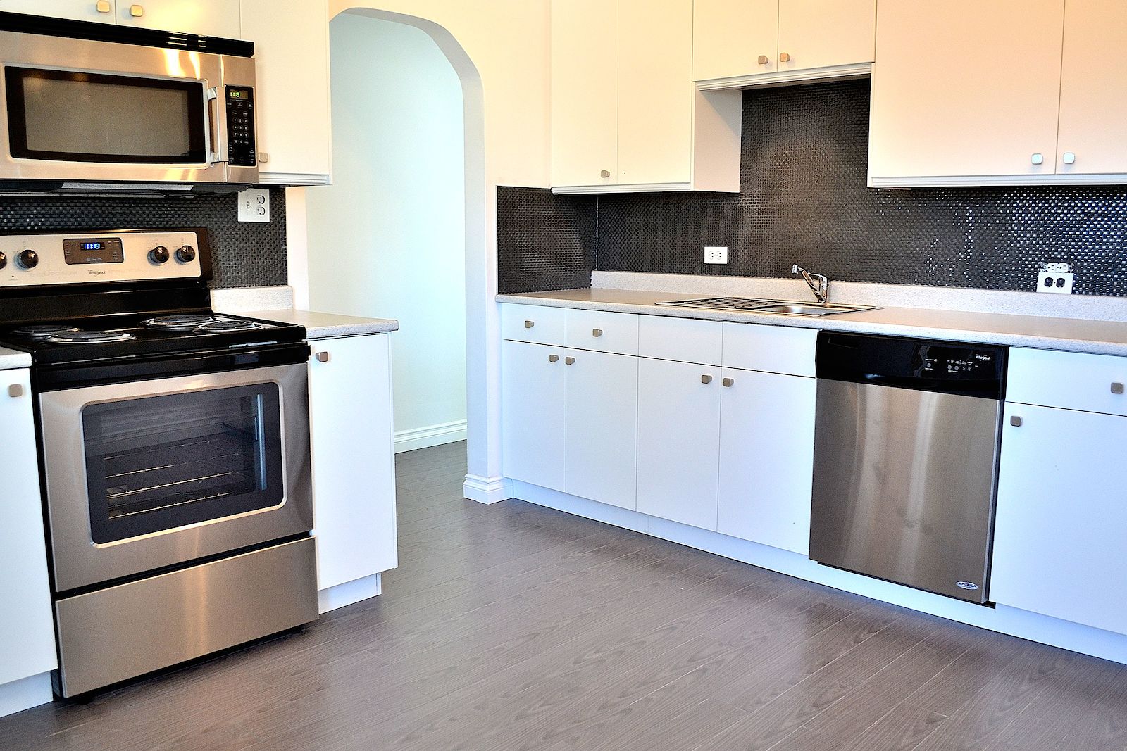 Calgary 3 bedrooms Main Floor for rent. Property photo: 329706-1