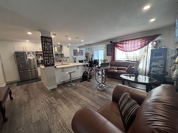 Calgary studio Room For Rent for rent. Property photo: 330339-3