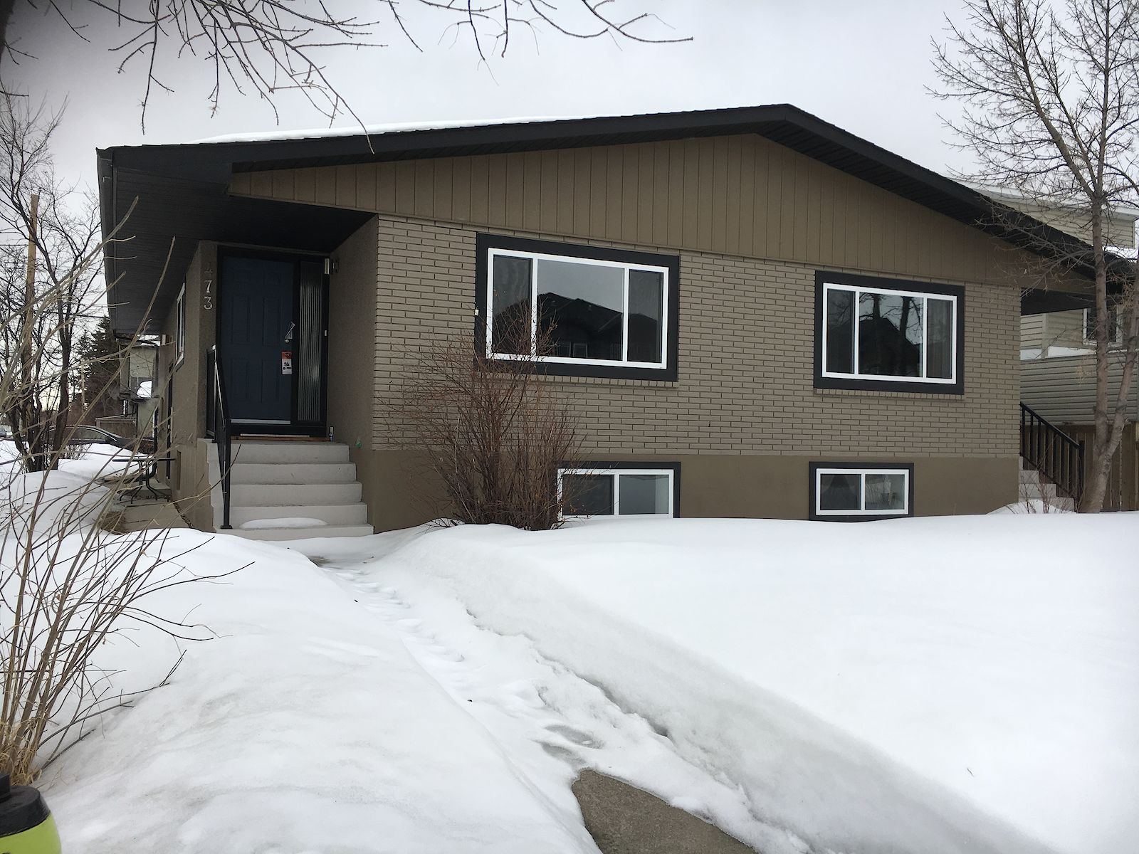 Calgary 2 bedrooms Duplex for rent. Property photo: 330640-1
