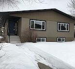 2 bedroom main floor suite in Winston Heights in immaculate condition