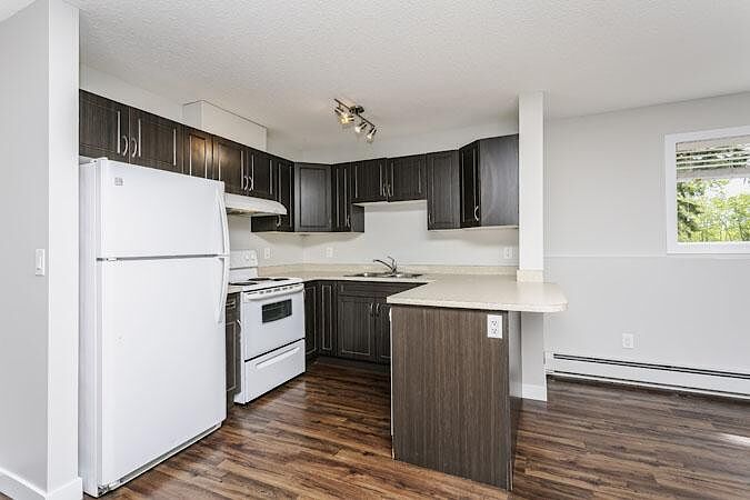 Edmonton 2 bedrooms Apartment for rent. Property photo: 330969-1