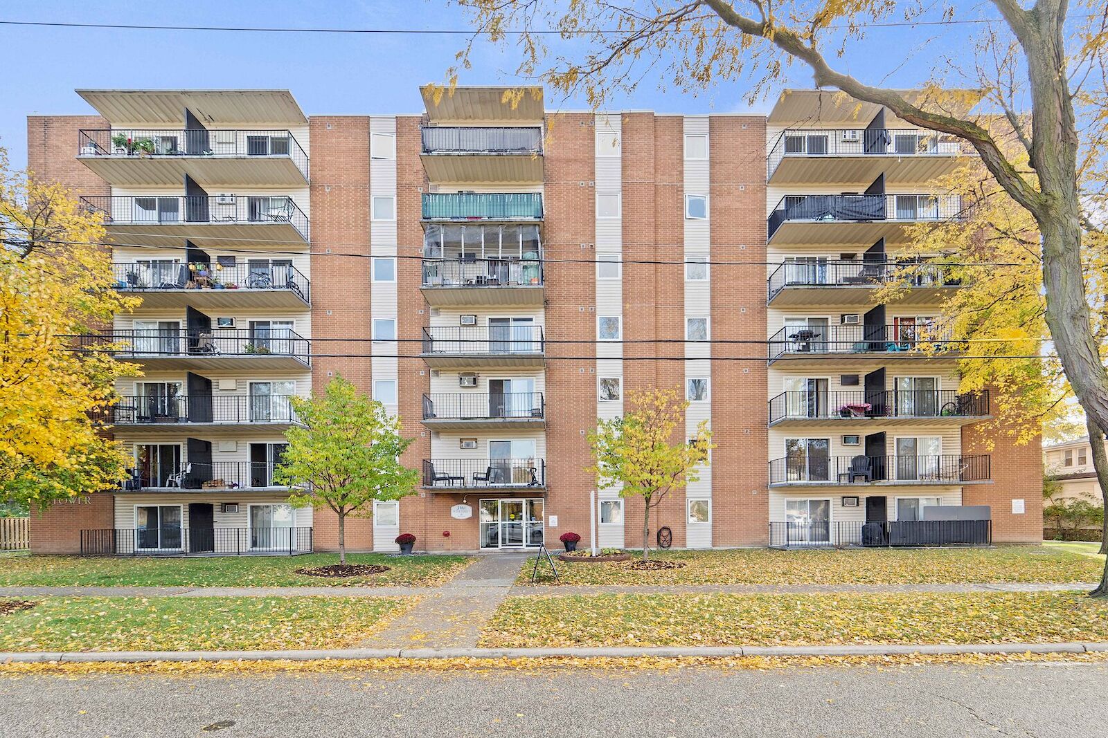 Windsor 1 bedrooms Apartment for rent. Property photo: 331127-1
