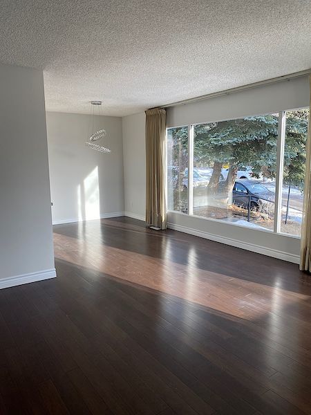 Calgary 5 bedrooms House for rent. Property photo: 33301-3