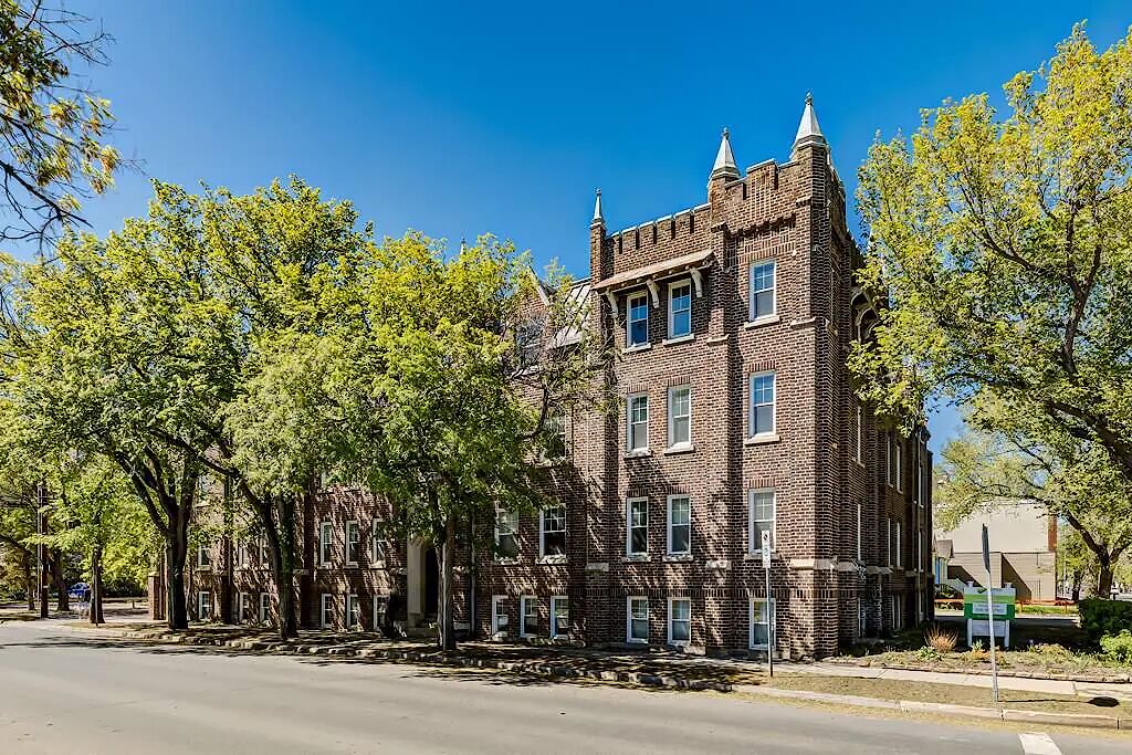 Regina Pet Friendly Apartment For Rent | Transitional | Apartments for ...