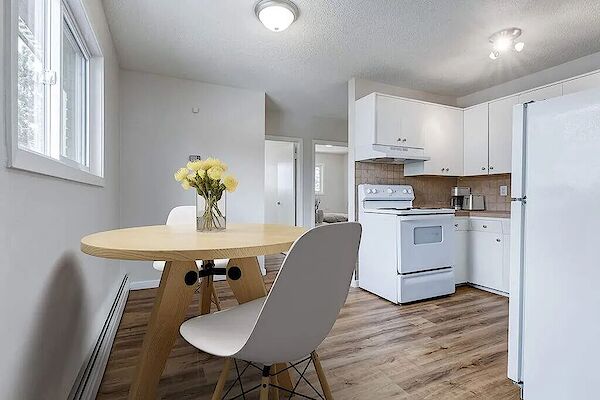 Yorkton bachelor bedrooms Apartment for rent. Property photo: 334133-3